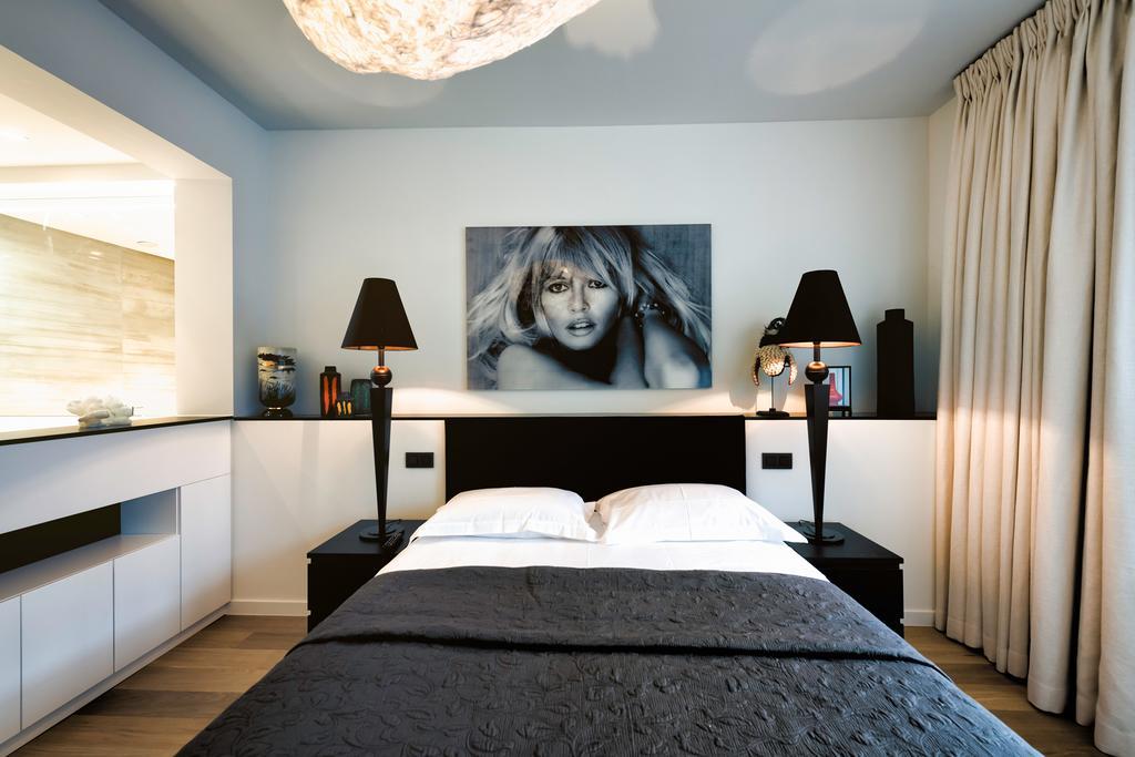 Charles Home - Grand Place Aparthotel Bryssel Rum bild