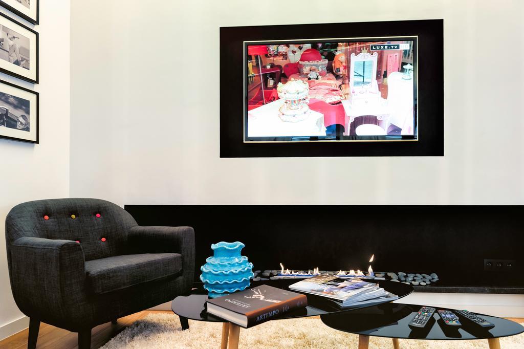 Charles Home - Grand Place Aparthotel Bryssel Rum bild