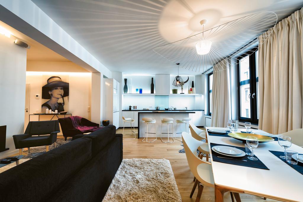 Charles Home - Grand Place Aparthotel Bryssel Rum bild