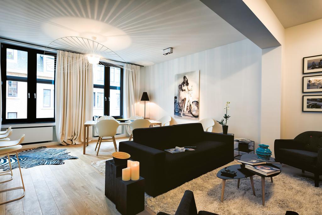 Charles Home - Grand Place Aparthotel Bryssel Rum bild